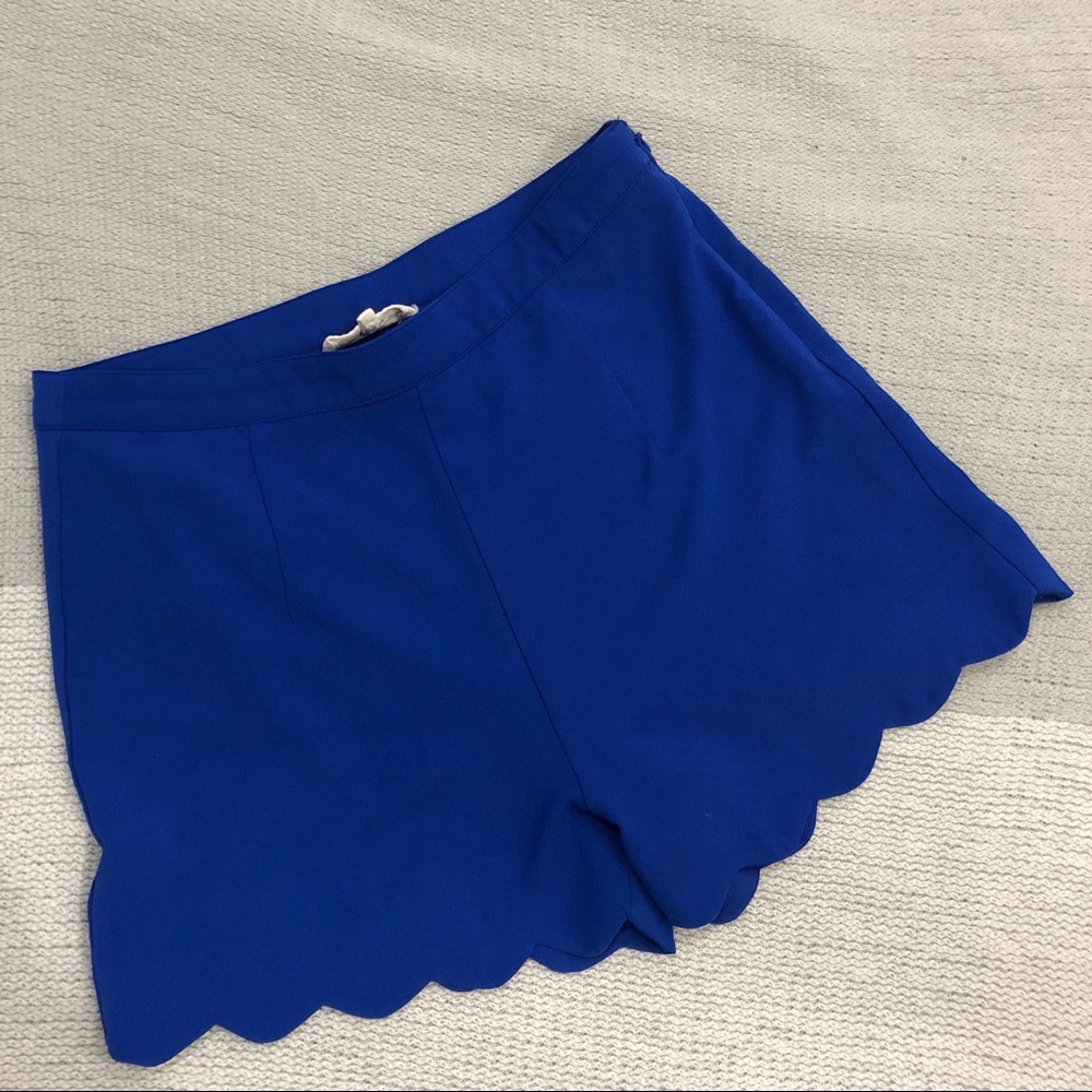 Altar’d State Scalloped Edge Short. L